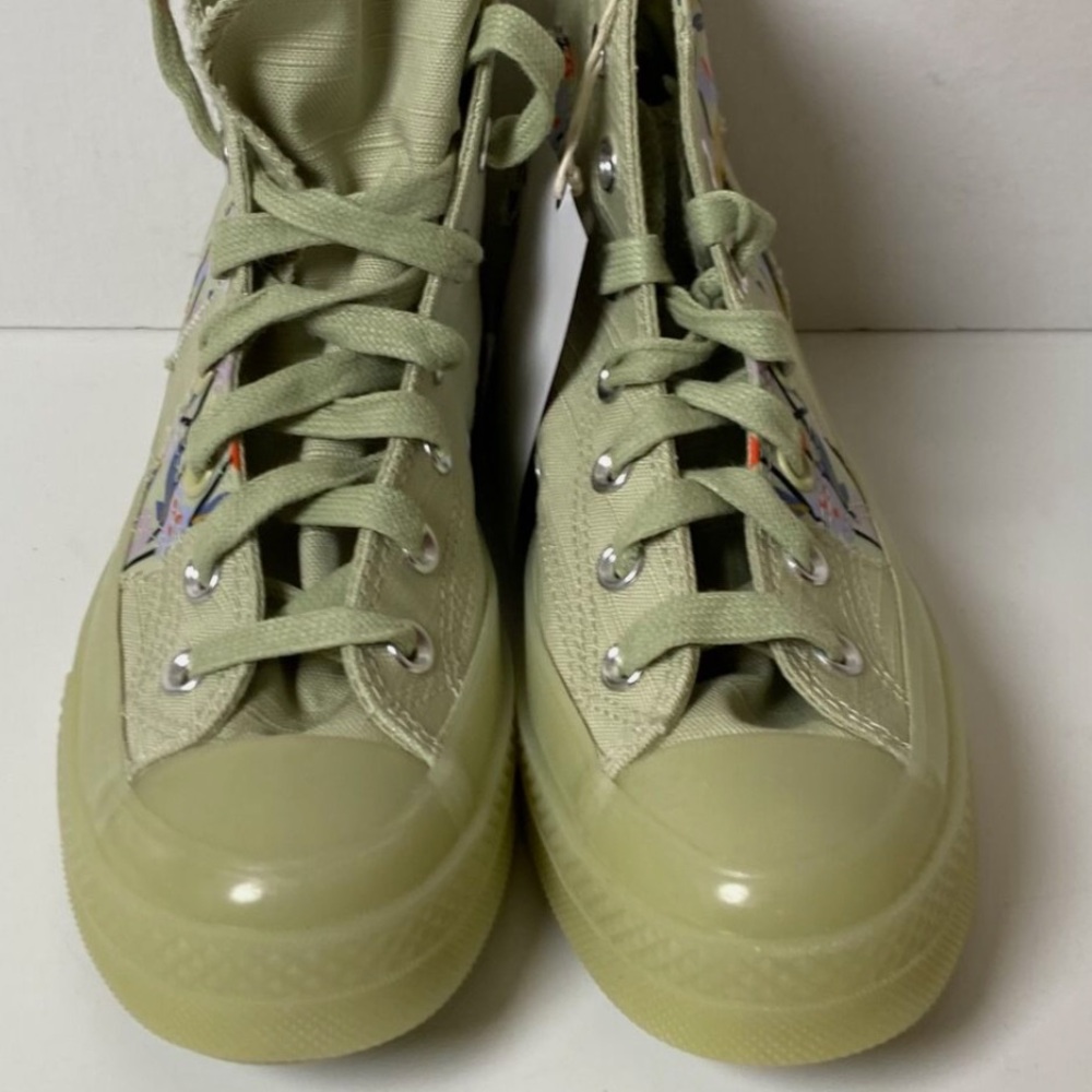 Converse All Star Chuck 70 HI 'We Are Stronger Together' Women Sz 7 Olive
Aura - Picture 2 of 7